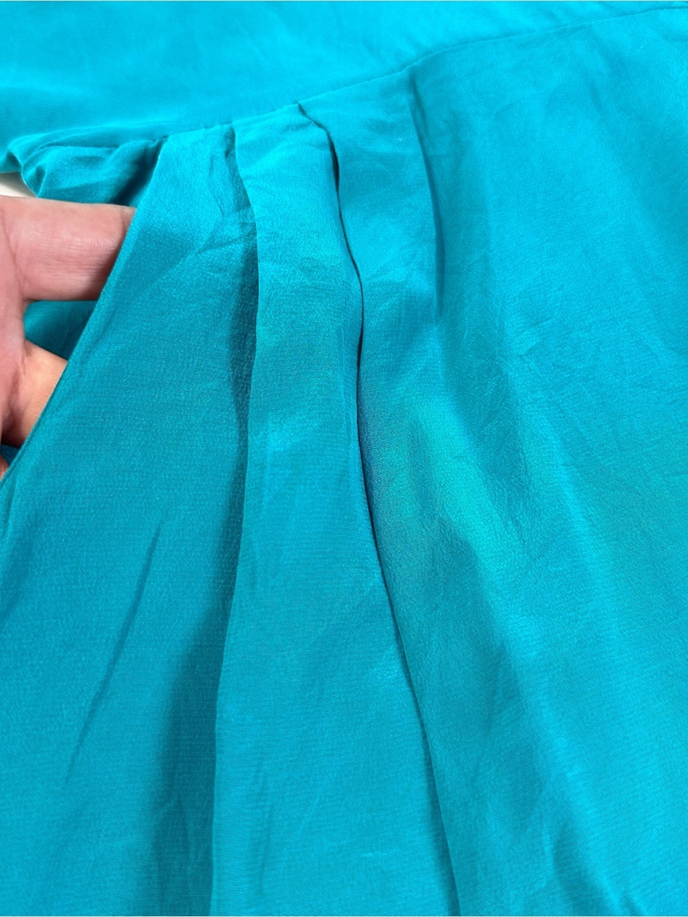 Vintage 80s 100% Silk Green Long-Sleeve Embroidered Waist Pleat Cutout BackDress - Picture 6 of 16